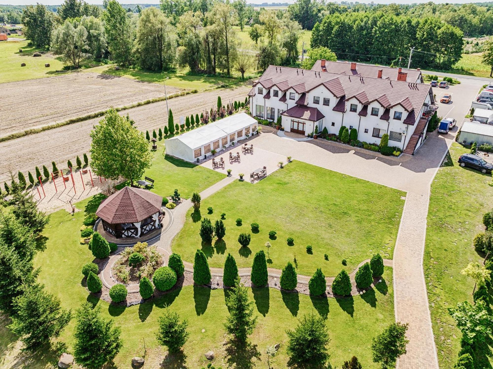 Bed and Breakfast Gosciniec Zacisze I Blisko A2 Dabie-Uniejow I Restauracja Exteriér fotografie
